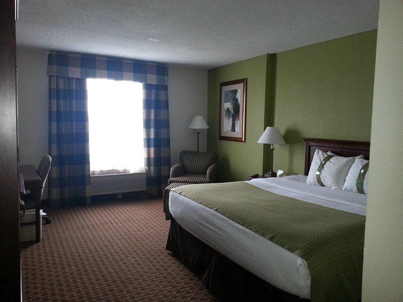 Garden Plaza Hotel Saddle Brook Exterior photo